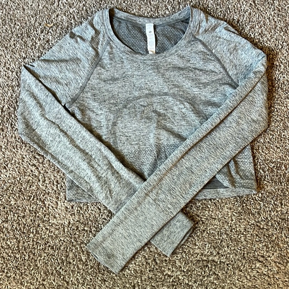 Swiftly Tech long sleeve (Cropped)